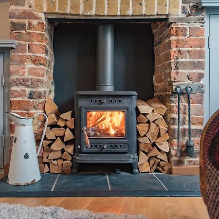 Cow And Cockle - Quirky Cottage In The Centre Of Deal Exterior photo