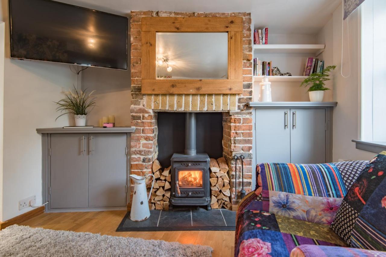 Cow And Cockle - Quirky Cottage In The Centre Of Deal Exterior photo