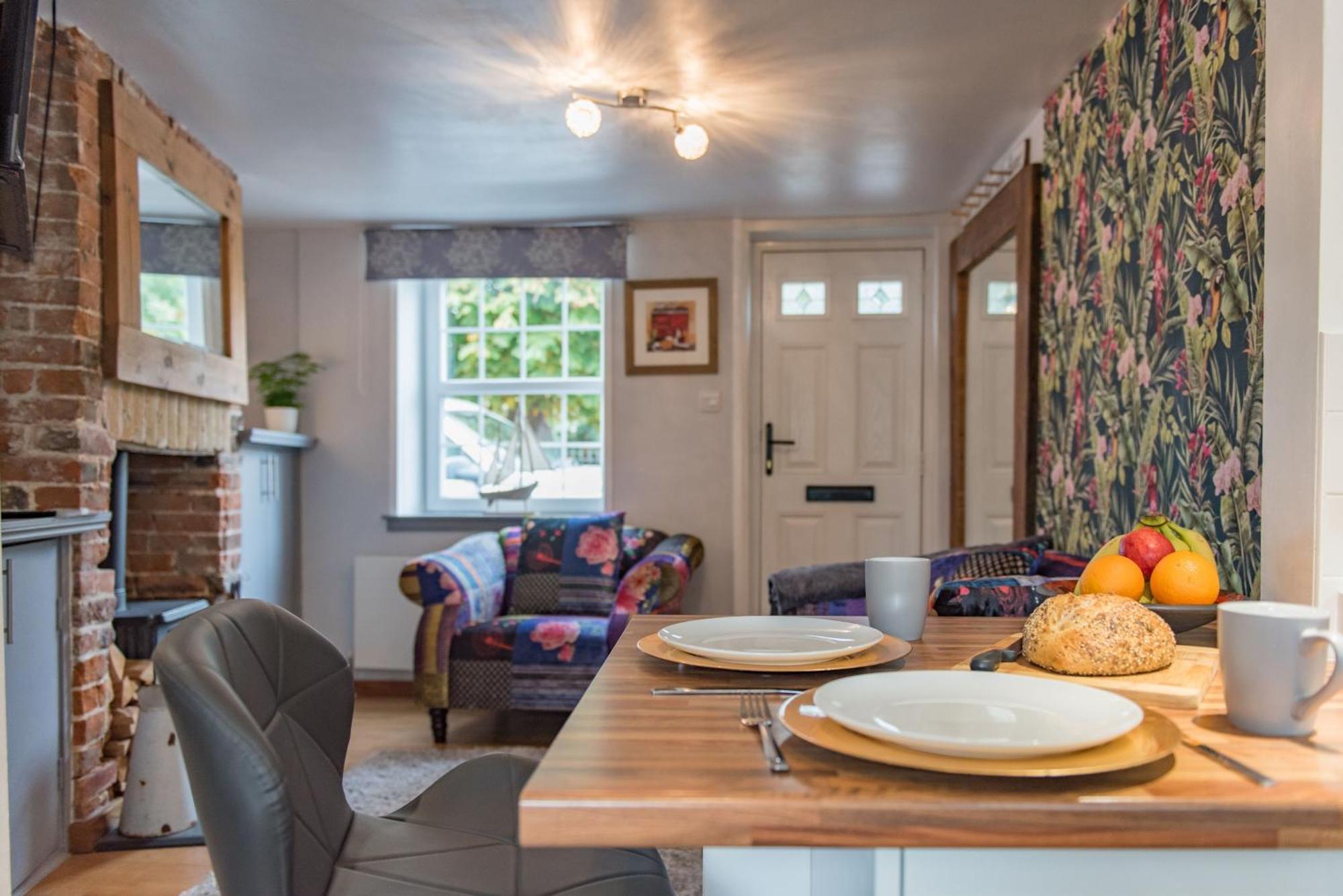 Cow And Cockle - Quirky Cottage In The Centre Of Deal Exterior photo
